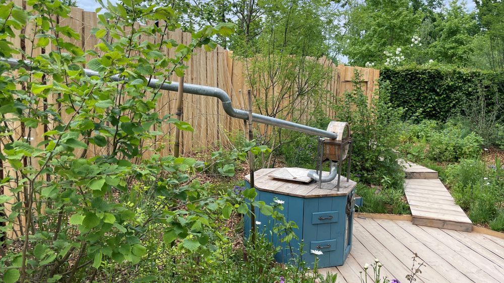« Barochories », le jardin du maître jardinier Antoine de Lavalette, met en scène un conte poétique sur le thème de la dispersion des graines, pollens et spores par la gravité.