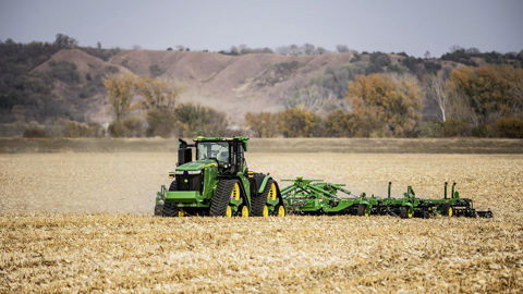 Ce John Deere 9RX est capable de fonctionner en totale autonomie, grâce notamment à seize caméras disposées sur le toit. Ce John Deere 9RX est capable de fonctionner en totale autonomie, grâce notamment à seize caméras disposées sur le toit.