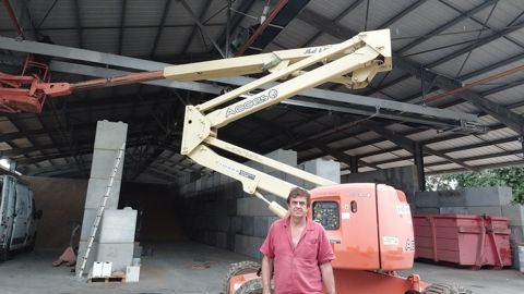 Le nouveau système de stockage à plat de CRéales, dirigé par Régis Césaro, est en cours d’installation dans le hangar de 1 400 m2 de Verteuil-d'Agenais (Lot-et-Garonne).