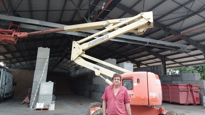 Le nouveau système de stockage à plat de CRéales, dirigé par Régis Césaro, est en cours d’installation dans le hangar de 1 400 m2 de Verteuil-d'Agenais (Lot-et-Garonne).