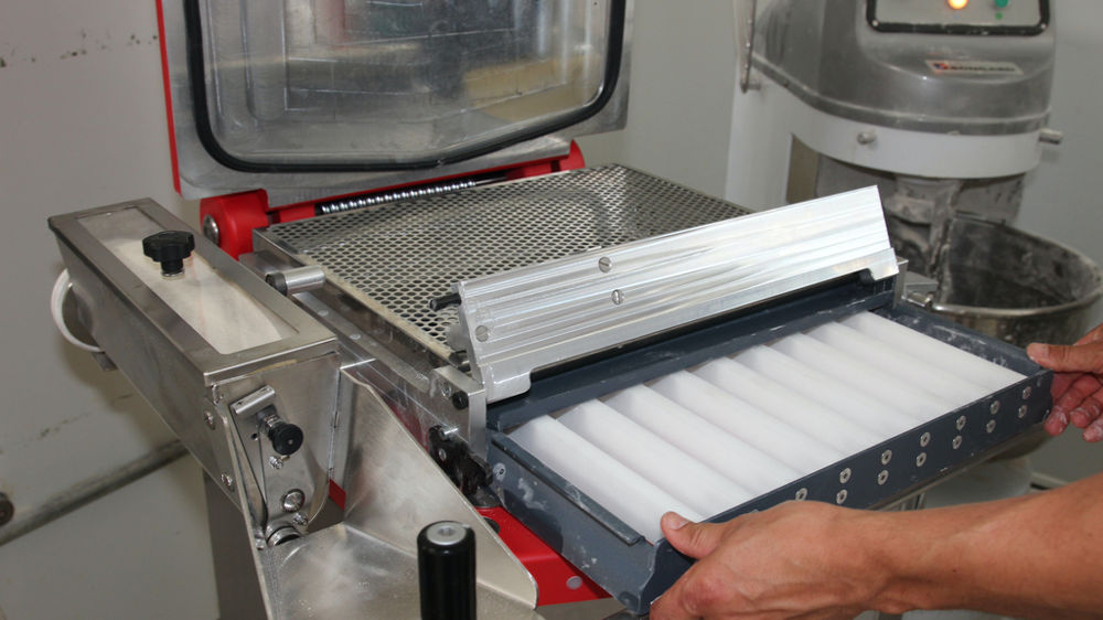 En mode formage et division par grille, la Paniform divise jusqu’à 5 kg de pâte.