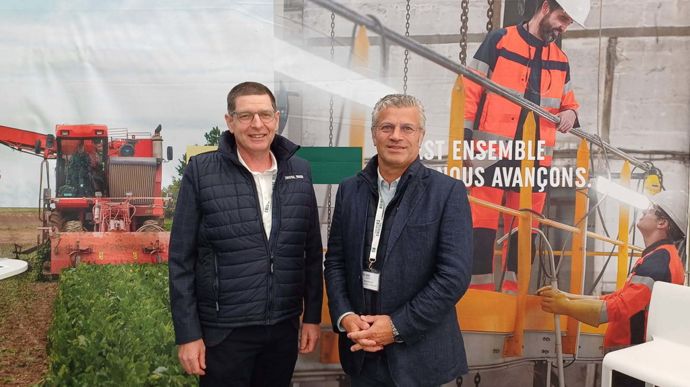 Hervé Fouassier (à g.) et Olivier Duguet, présidents respectifs des sections de Pithiviers et de Toury-Corbeilles de Cristal Union, se sont réjouis du rachat à venir de Lesaffre Frères à Nangis (Seine-et-Marne).