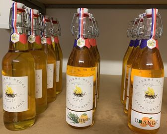 Bouteilles d'huile de colza de PF Huilerie