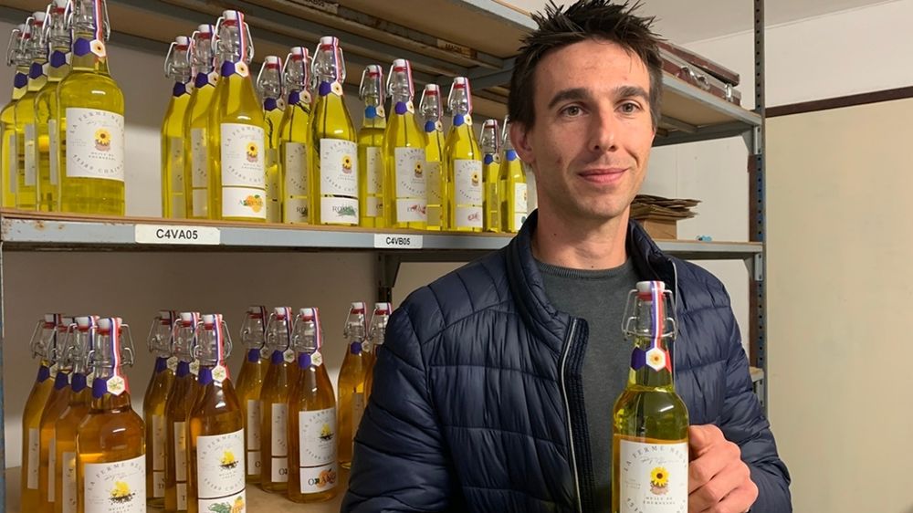 Florian Ballot producteur d'huile de colza et tournesol à la ferme