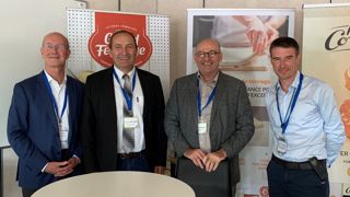 De gauche à droite, Gilles Rabouille , directeur d’Eurial, Bernard Guillard, président d’Agrial, Benoit Drouin, président du conseil de surveillance d’Eurial, Jean Marie Leaute, directeur du site de Belleville-sur-Mer. De gauche à droite, Gilles Rabouille , directeur d’Eurial, Bernard Guillard, président d’Agrial, Benoit Drouin, président du conseil de surveillance d’Eurial, Jean Marie Leaute, directeur du site de Belleville-sur-Mer.