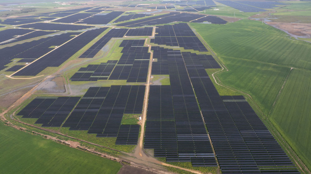 L'engagement d 'Agco va aider Bruc à construire une centrale photovoltaïque de 100 mégawatt au nord-ouest de l'Espagne. L'engagement d 'Agco va aider Bruc à construire une centrale photovoltaïque de 100 mégawatt au nord-ouest de l'Espagne.