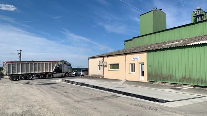 Un des derniers développements du groupe Piveteau est la reprise puis la modernisation en 2022 de Chantegrains, un outil de prestation de travail du grain situé au niveau du siège de Demograins, autre filiale de Piveteau, à Lupsault (Charente).