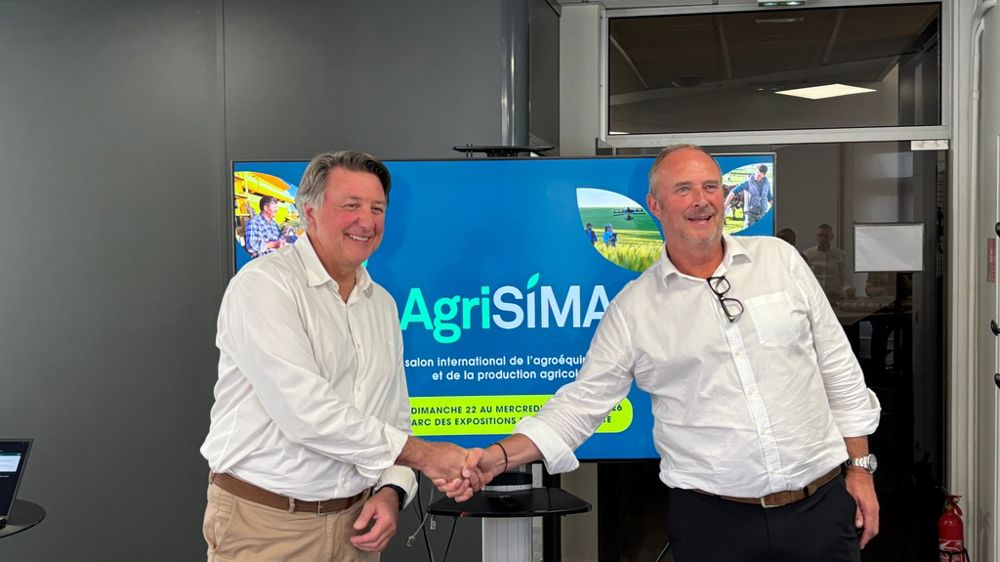 De gauche à droite, Frédéric Bondoux, président d'AgriSima et Damien Dubrulle, président d'Axema, ont travaillé sur le concept de l'AgriSima pour donner envie aux agriculteurs de s'y rendre. De gauche à droite, Frédéric Bondoux, président d'AgriSima et Damien Dubrulle, président d'Axema, ont travaillé sur le concept de l'AgriSima pour donner envie aux agriculteurs de s'y rendre.
