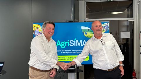 De gauche à droite, Frédéric Bondoux, président d'AgriSima et Damien Dubrulle, président d'Axema, ont travaillé sur le concept de l'AgriSima pour donner envie aux agriculteurs de s'y rendre. De gauche à droite, Frédéric Bondoux, président d'AgriSima et Damien Dubrulle, président d'Axema, ont travaillé sur le concept de l'AgriSima pour donner envie aux agriculteurs de s'y rendre.