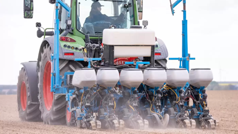 Doter un vieux semoir d'une technologie Precision Planting fait partie des actes de rétrofit les plus populaires.