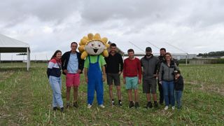 L'antenne normande du syndicat Jeunes Agriculteurs (JA) se prépare à accueillir 110 000 visiteurs et servir 35 000 repas du 12 au 14 septembre 2025 à Vieux-Manoir dans la Seine-Maritime. L'antenne normande du syndicat Jeunes Agriculteurs (JA) se prépare à accueillir 110 000 visiteurs et servir 35 000 repas du 12 au 14 septembre 2025 à Vieux-Manoir dans la Seine-Maritime.