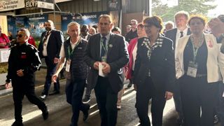 Didier Lucas, au centre, aux côtés de la ministre de l'agriculture Annie Genevard, le 16 septembre au Space Didier Lucas, au centre, aux côtés de la ministre de l'agriculture Annie Genevard, le 16 septembre au Space