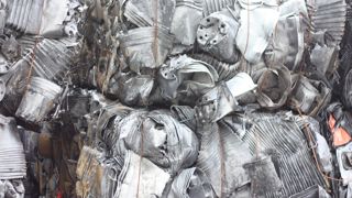 Pour réduire son impact environnemental, l'entreprise peut se baser sur la stratégie des 3R : réduction, réutilisation, recyclage.