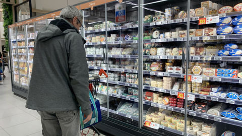 La grande distribution a maintenu une pression pour exiger des tarifs à la baisse à ses fournisseurs durant le dernier cycle de négociations commerciales. La grande distribution a maintenu une pression pour exiger des tarifs à la baisse à ses fournisseurs durant le dernier cycle de négociations commerciales.