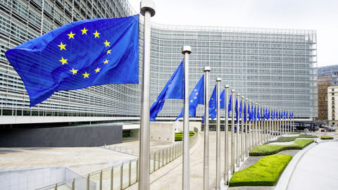 La Commission européenne a proposé de reporter d’un an supplémentaire l’entrée en vigueur de sa loi contre la déforestation. La Commission européenne a proposé de reporter d’un an supplémentaire l’entrée en vigueur de sa loi contre la déforestation.