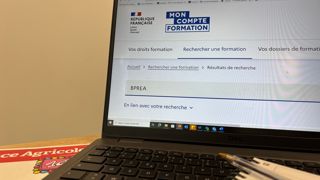 Les porteurs de projet peuvent financer leur formation avec Vivéa sur leur CPF à hauteur de 3 000 euros. Les porteurs de projet peuvent financer leur formation avec Vivéa sur leur CPF à hauteur de 3 000 euros.