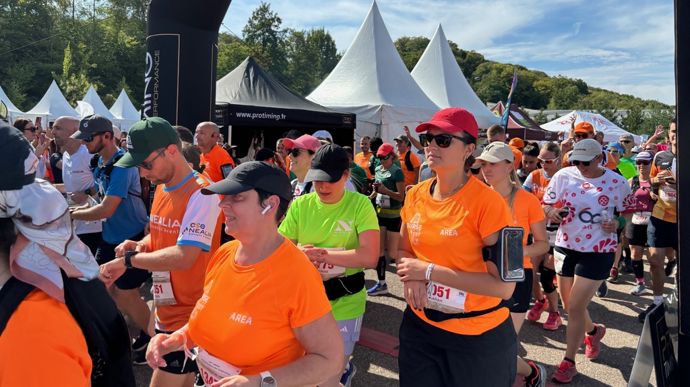 Les coureurs s'élancent pour le 10 km et le semi-marathon.