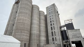 Avec ses 30 000 tonnes, le nouveau silo de Nord Céréales inauguré à Dunkerque en 2025 porte les capacités de stockage du site à 330 000 tonnes. Avec ses 30 000 tonnes, le nouveau silo de Nord Céréales inauguré à Dunkerque en 2025 porte les capacités de stockage du site à 330 000 tonnes.