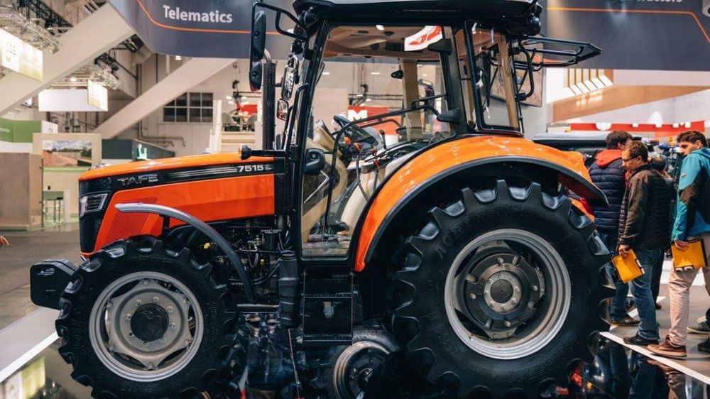 Tafe produit des tracteurs de 24 à 100 chevaux. Tafe produit des tracteurs de 24 à 100 chevaux.