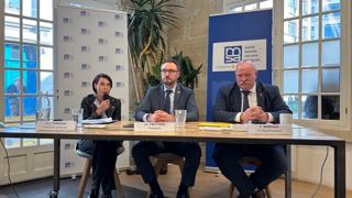 Une concertation pour recueillir l'avis des affiliés de la MSA sera lancée en janvier prochain. Une concertation pour recueillir l'avis des affiliés de la MSA sera lancée en janvier prochain.