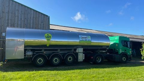 Biolait fait face à des clients en demande pour sécuriser leurs approvisionnements en lait bio. Biolait fait face à des clients en demande pour sécuriser leurs approvisionnements en lait bio.