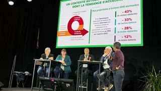 Au Sommet de l'élevage, le Sidam cherche à montrer la durabilité des élevages de la zone pour affronter les prévisions de baisse du cheptel bovin d'ici à 2040 par rapport à 2022 (-33% de vaches laitières et -43% de vaches allaitantes).