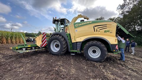 La Big X 860 dispose d’un moteur à 6 cylindres en ligne de 848 ch. La Big X 860 dispose d’un moteur à 6 cylindres en ligne de 848 ch.