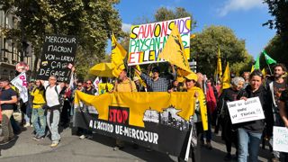 La Confédération paysanne, le Modef et plus de 50 organisations manifestaient contre le Mercosur le 14 octobre à Paris.