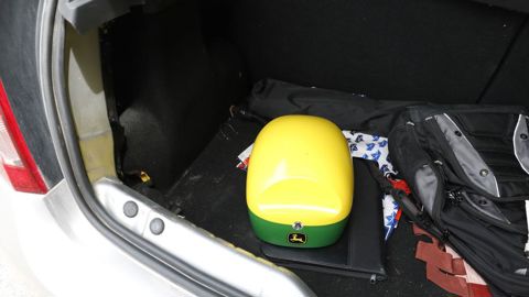 Deux personnes ont été condamnés à deux ans et demi de prison ferme dans la Marne pour les vols de 24 GPS agricoles. Deux personnes ont été condamnés à deux ans et demi de prison ferme dans la Marne pour les vols de 24 GPS agricoles.