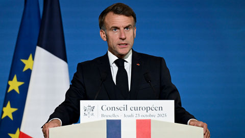 Sur l'accord avec le Mercosur, « on a les clauses de sauvegarde, le renforcement des contrôles douaniers, les soutiens à l’élevage, beaucoup de mesures d’accompagnement », a déclaré Emmanuel Macron le 23 octobre 2025. Sur l'accord avec le Mercosur, « on a les clauses de sauvegarde, le renforcement des contrôles douaniers, les soutiens à l’élevage, beaucoup de mesures d’accompagnement », a déclaré Emmanuel Macron le 23 octobre 2025.