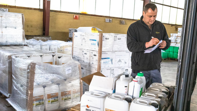 82 % des agriculteurs disent se faire livrer majoritairement leurs intrants par leur distributeur, selon notre baromètre Agrodistribution-ADquation.