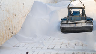 L'AGPB craint la mise en place du MACF, pointant de potentielles conséquences importantes sur le prix et la disponibilité des engrais. Les producteurs d'engrais, quant à eux, saluent des mesures de protection de l'industrie européenne, et donc des mesures favorisant leur souveraineté. L'AGPB craint la mise en place du MACF, pointant de potentielles conséquences importantes sur le prix et la disponibilité des engrais. Les producteurs d'engrais, quant à eux, saluent des mesures de protection de l'industrie européenne, et donc des mesures favorisant leur souveraineté.