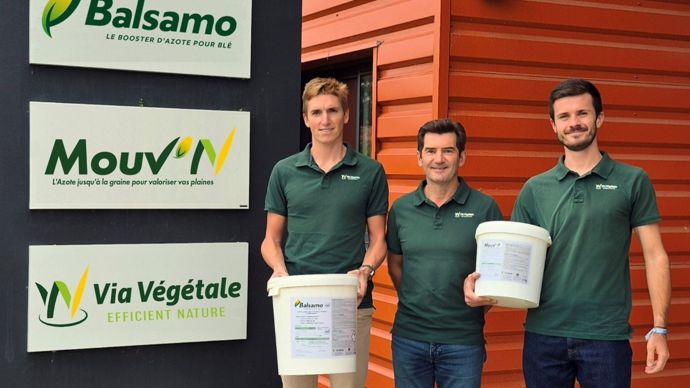 Benjamin Dubois, ingénieur technico-commercial, Patrick Géliot, directeur, et Jean-Louis Moréac, responsable technique de Via Végétale.