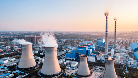L'énergie est le premier secteur émetteur de gaz à effet de serre. Ici, des centrales thermiques au charbon, en Mongolie-Intérieure, en Chine.