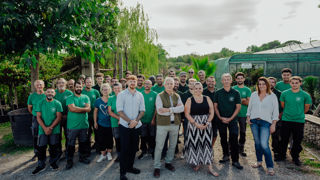 Les 70 ans d'histoire de Pousse-Clanet reposent sur une passion pour le végétal, les liens familiaux et un respect pour le "bon sens paysan".