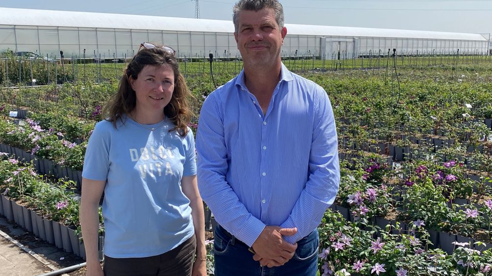 Marie-Laure Javoy-Rauline, cogérante de Javoy Plantes, et Arnaud Crosnier, vice-président de Valhor, ont présenté des solutions concrètes de gestion de l'eau lors d’une journée organisée par l'interprofession le 11 juin 2025 près d'Orléans.