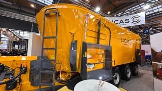 La Spirmix 390 de Lucas G embarque désormais une boîte semi-powershift qui réduit le besoin en puissance et accélère la confection de la ration.