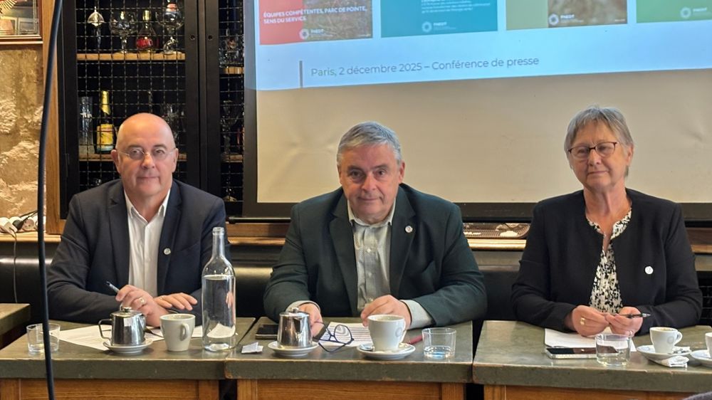 De gauche à droite  Frédéric Jan vice-président de la FNEDT Philippe Largeau président de la FNEDT et Martine Perrin secrétaire générale de la FNEDT.