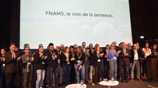 C'est sur scène et en chanson qu'administrateurs et salariés de la Fédération nationale des agriculteurs multiplicateurs de semences (Fnams) ont fêté le fin du congrèsde  2025, le 8 décembre à Angers.