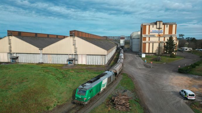 La réouverture de la ligne Tartas-Laluque, dans les Landes, signe aussi la relance du fret ferroviaire chez Maïsadour, qui pourrait voir son projet de rapprochement avec Euralis aboutir en ce début d'année.