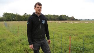 « Je ne regrette pas d'avoir limité la taille du lot conduit à l'herbe, car cette conduite exigeante demandes des adaptations fréquentes », déclare Yoann Despres.