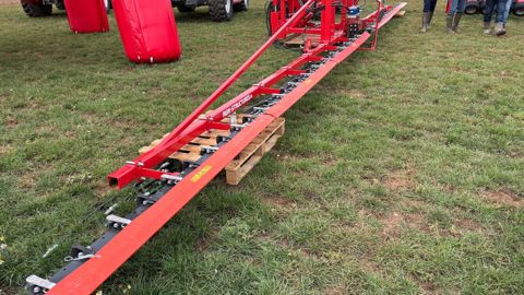 Agri-Structures dévoile une écimeuse portée de 13,20 m.