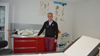 Installé depuis 30 ans en région toulousaine, le docteur Pascal Blet vient travailler deux jours par mois à la maison de santé de Marciac (Gers)