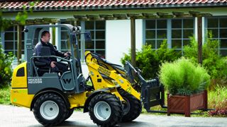 Le groupe Wacker Neuson indique rester concentré sur sa stratégie 2030. Ses objectifs sont d'atteindre à cette date 4 Mds d'euros de C.A.