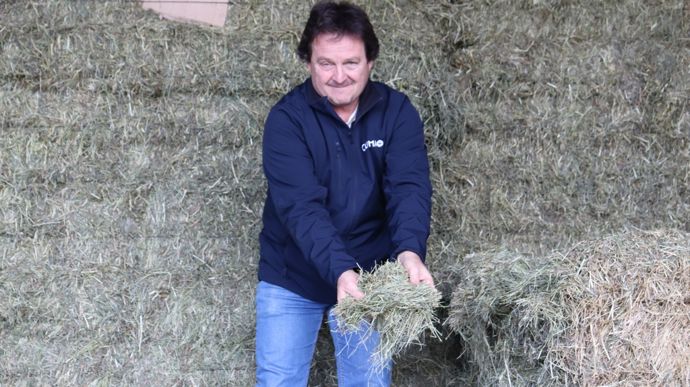 « Grâce au séchage collectif, nous avons pu faire évoluer nos systèmes fourragers sans tout bouleverser », indique Daniel Petitjean, éleveur et trésorier de la Cuma.