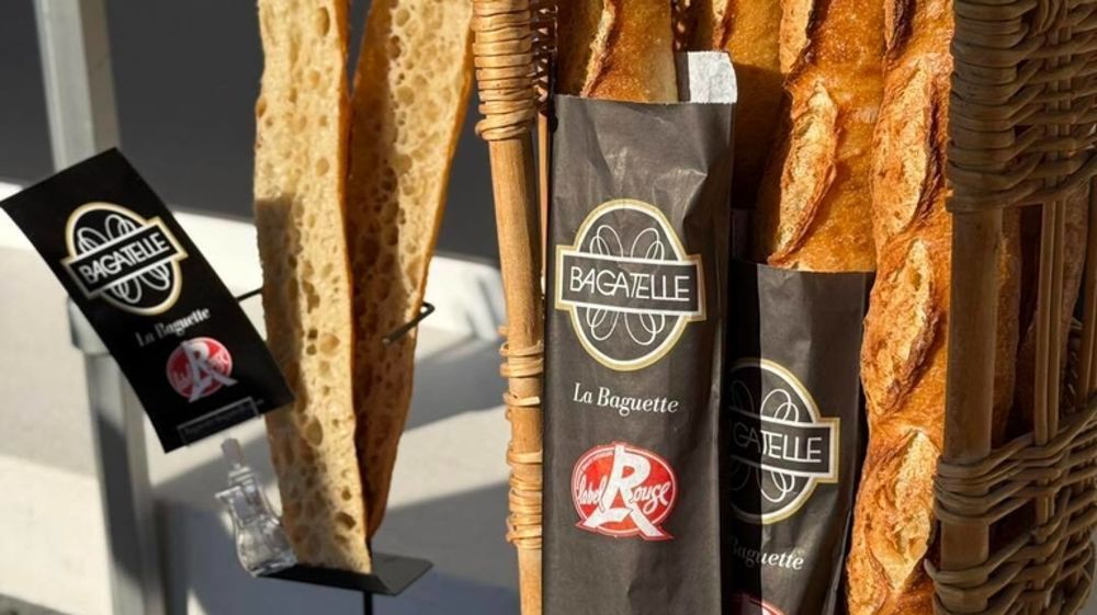 La baguette Label Rouge est étroitement liée à la marque Bagatelle.