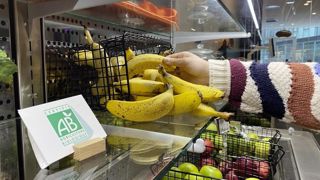 L'objectif fixé par les lois Egalim de 20 % de produits bio dans les cantines représente un marché de 2 milliards d'euros, selon l'Agence bio.