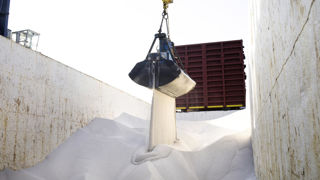 En janvier 2026, l'Union européenne « n'a importé que 179 877 tonnes d'engrais azotés, contre 1 183 728 tonnes en janvier 2025 », rapporte le Copa-Cogeca.