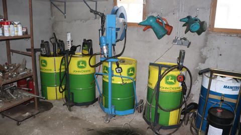 Les agriculteurs peuvent s'inscrire sur le site macollecte.cyclevia.com pour faire collecter leurs huiles usagées.