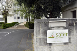 En 2023, la loi Sempastous est venue compléter ce droit de préemption en introduisant un contrôle administratif préalable sur les prises de contrôle ou renforcement de contrôle via les parts sociales.